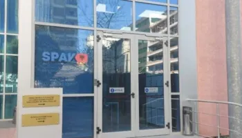 Kallëzimi për pagat e gushtit, SPAK nis hetimin dhe merr dokumentet në Ministrinë e Financave