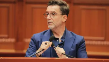 Kaosi i pagave/ Braçe ‘GODET’ KLGJ dhe KLP: Të kërkojnë ndjesë