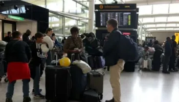 Kaosi në aeroportet britanike, anulohen rreth 200 fluturime, shkak një problem teknik në sistemin e kontrollit të trafikut ajror
