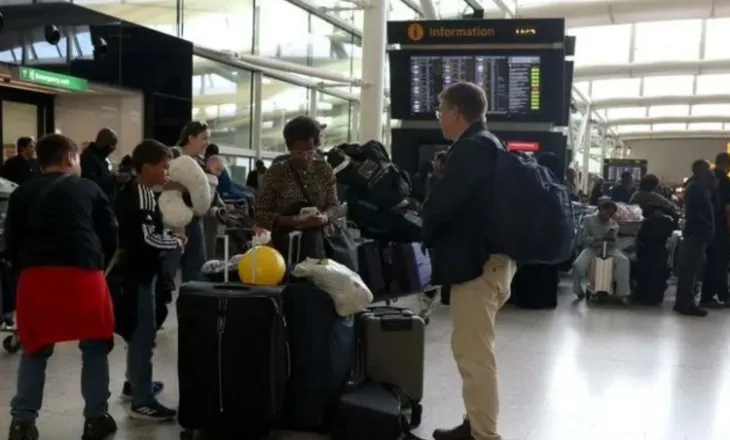 Kaosi në aeroportet britanike, anulohen rreth 200 fluturime, shkak një problem teknik në sistemin e kontrollit të trafikut ajror