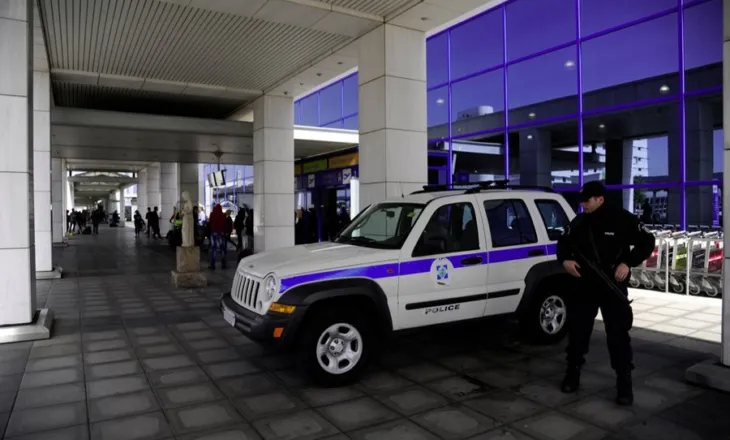 Kapen 100 kilogramë kokainë në aeroportin e Athinës, arrestohen katër shqiptarë
