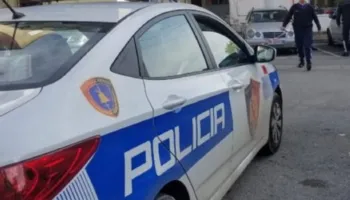 Kapet në makinë me 6 emigrantë nga Sudani, 700 euro ‘bileta’ për në Tiranë! Arrestohet 23 vjeçari