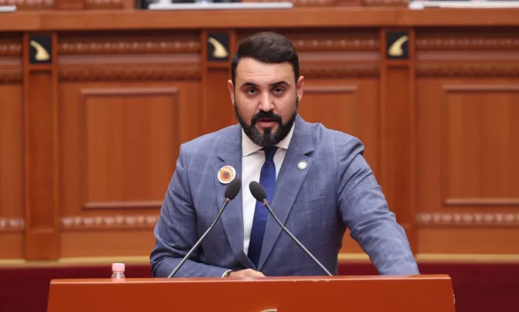 Këlliçi: Bëhu si Roni të kesh sukses në Shqipëri!