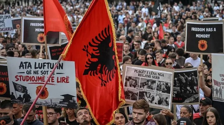 Këmbanat e alarmit në Ballkan