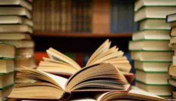 Keni blerë libra të përdorur? Ky është truku i thjeshtë para se t’i vendosni në raft