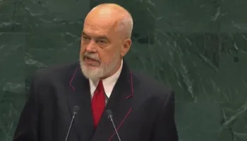 “Keni dëgjuar për ‘Revolucionin e Flamingove’?”- Rama nga salla e OKB: Zemërimi u shndërrua në mobilizim, narrativa e fabrikuar në realitet politik (VIDEO)