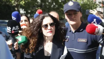“Kërkoi ekspertim të telefonit jashtë Shqipërisë”, zbardhen detajet nga seanca me dyer të mbyllura e Vlora Hysenit në SPAK