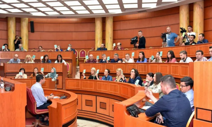 Këshilli Bashkiak fton Veliajn në mbledhje, kërkesë SPAK-ut dhe Burgjeve për pjesëmarrjen