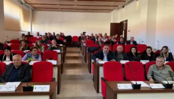 Këshilli Bashkiak në Maliq voton kundër bashkimit me Korçën