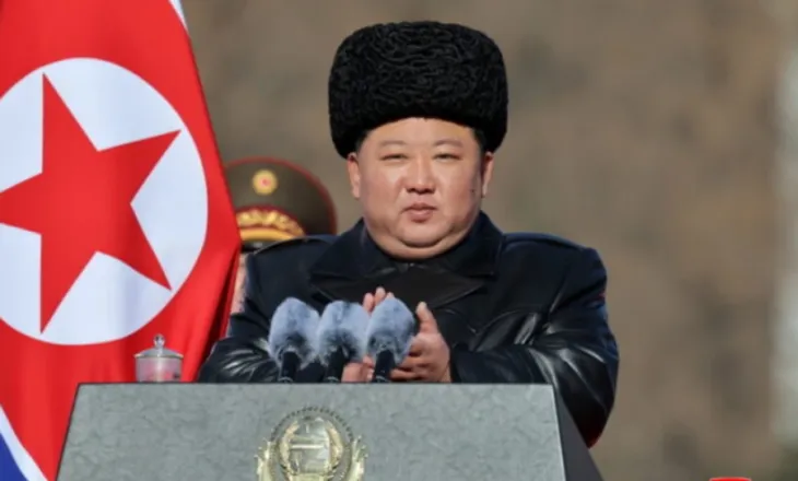 Kim Jong-un mbi 140 kg, inteligjenca e Koresë së Jugut: Nuk ka shenja të problemeve të rënda shëndetësore