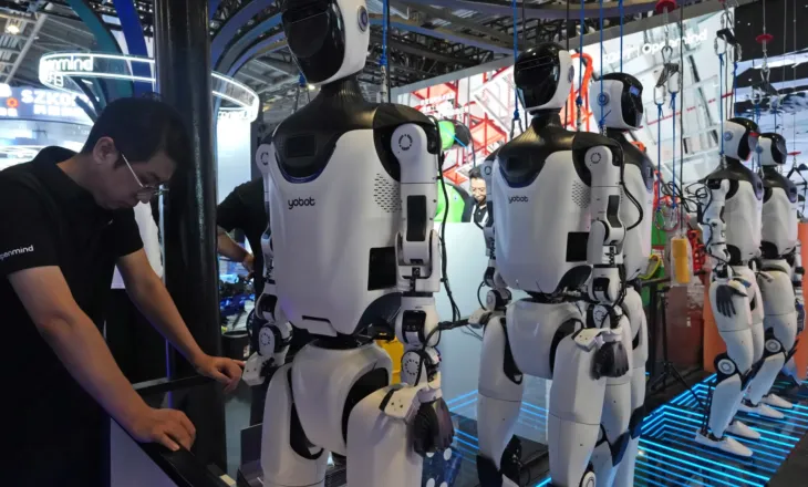 Kina, laboratori i ri i botës – Robotë, IA dhe fabrika të automatizuara tërheqin biznesin global