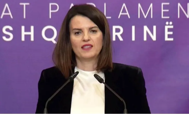 Koçiu dënon incidentin ndaj Iris Luarasit: E shëmtuar, nuk përfaqëson Shqipërinë europiane
