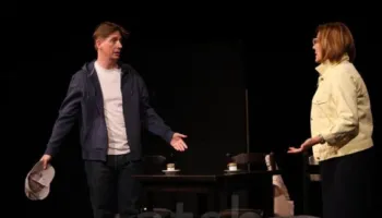 Komedia “Kafe në mesditë” e dramaturgut kroat, Miro Gavran ngjitet në Teatrin Eksperimental