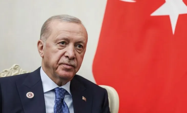 Komediani turk përballet me mbi nëntë vite burg për ‘fyerje’ të Erdoganit