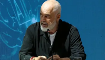 “Kompani private që mjelin buxhetin e shtetit”! Rama nga Forumi i Inovacionit: AKSHI, një eksperiencë negative