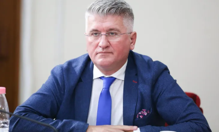 Konferenca e Kryetarëve, Ironia e Gjekmarkajt: Ligjet tuaja janë ‘Besa’ e Gysit dhe “Prania besnike” e projektuar nga sekseri i armëve Ron Yeffet