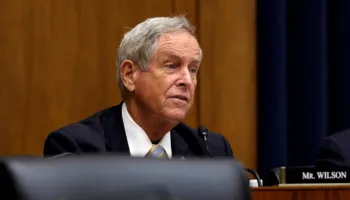 Kongresmeni amerikan Joe Wilson: Regjimi i Vuçiçit ka përgjuar qytetarët serbë –