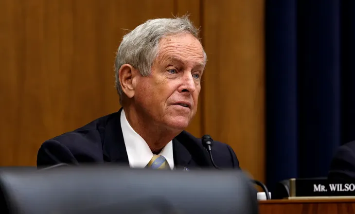 Kongresmeni amerikan Joe Wilson: Regjimi i Vuçiçit ka përgjuar qytetarët serbë –