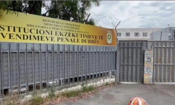 Kontroll ‘blic’ në burgun e Durrësit, gjenden 5 celularë në sektorin ku ndodhet Veliaj