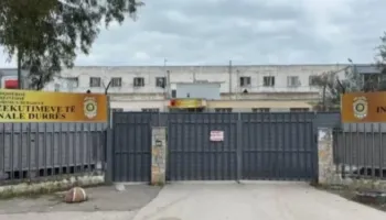 Kontroll në burgun e Durrësit, gjenden 6 celularë