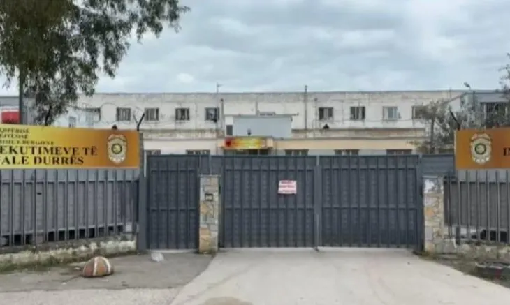 Kontroll në burgun e Durrësit, gjenden 6 celularë