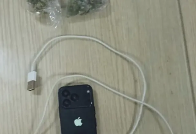 Kontroll në IEVP Shkodër/ Sekuestrohet një aparat celular dhe një sasi kanabisi, procedohen dy punonjës policie