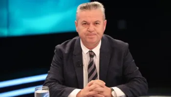 KOPISTET E BERISHES U BËNË XHEPISTA, PASTAJ LLAPISTA DHE NE FUND IKEN SI BUTAK