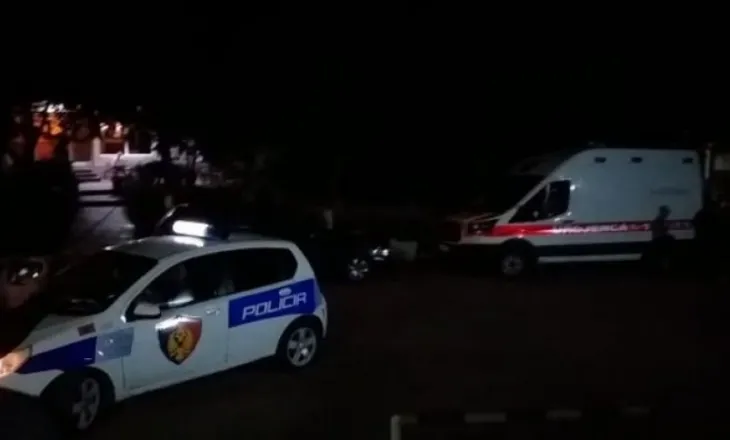 Korçë/ Konflikt mes dy vëllezërve në lagjen 13, një i plagosur me sëpatë
