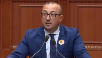 Korreshi ironizon Qeverinë: Ne nga fshati jemi akoma te parmenda, ju po na çoni te Inteligjenca Artificiale