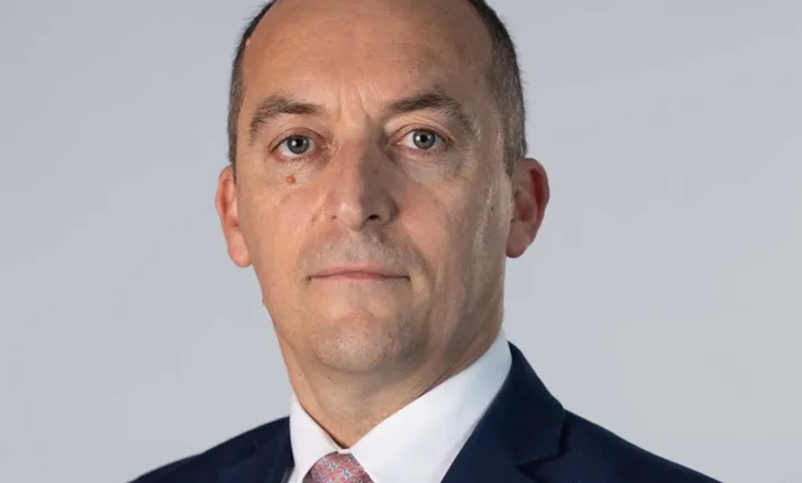 Kosovë/ Thellohet kriza politike, mungon kompromisi për Presidentin, opozita vijon protestat para qeverisë