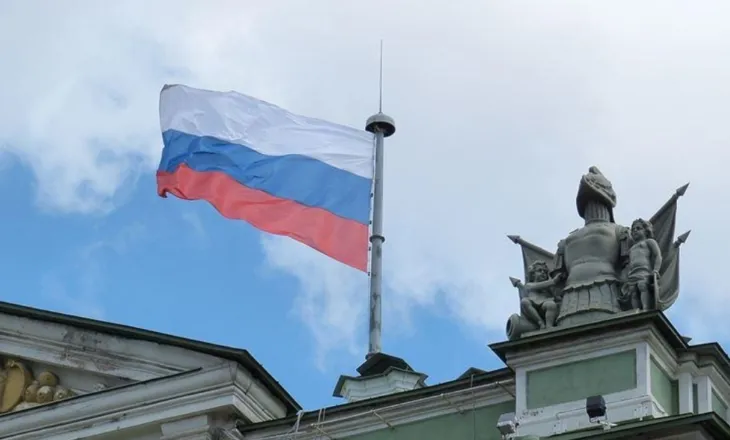 Kremlini: Bisedimet trepalëshe SHBA-Rusi-Ukrainë mund të zhvillohen në tetor