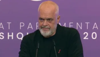 Krijohet “Flamingo Mirror”, Rama: Nëse qeveria s’i duket mirë qytetarit, përmirësojmë veten jo pasqyrën