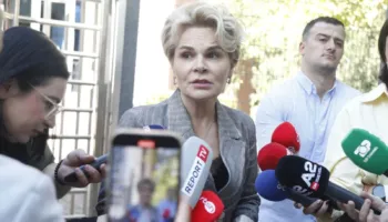 Kryemadhi hedh batuta: Po si nuk i fiku njeri radarët për mua moj motër, Meta i ndizte…