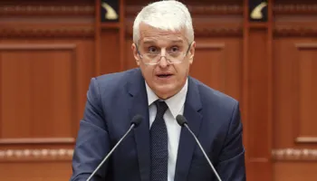 “KU GABUAM… ?”/ Pandeli Majko fajëson politikën: Dënimet në Hagë e kanë kthyer politikën shqiptare në varrezë ambiciesh