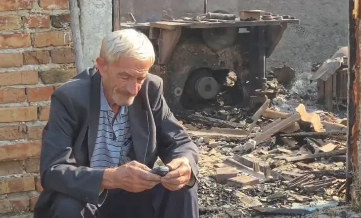 Ku të mbytem tani! I moshuari në Fier qëndron pranë pronës së shkrumbuar, kërkon me dëshpërim vlerësimin e dëmeve