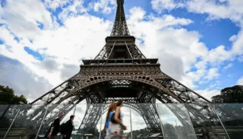 Kulla Eiffel bëhet simbol i keqmenaxhimit në Francë