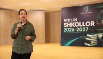 Kumbaro: Ndalim kategorik i telefonit në klasë, rritje e vigjilencës për çdo problematikë