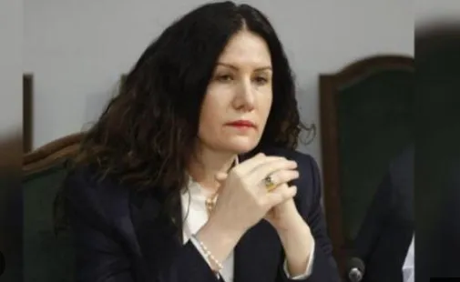 Kur krimi troket në zyrën e sekreteve të shtetit