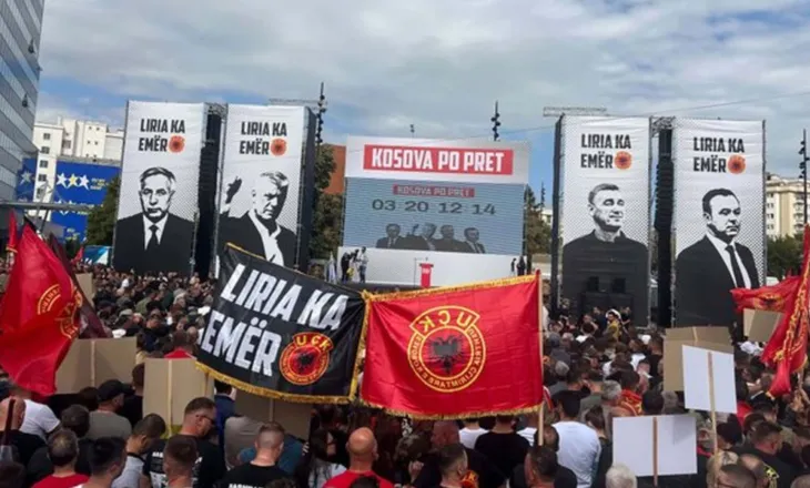 “Kur preket UÇK-ja, ngrihemi të gjithë”, qytetarët marshojnë në Prishtinë