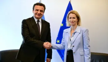 Kurti takohet me Kaja Kallas: UÇK-ja lindi si përgjigje ndaj spastrimit etnik nga Serbia