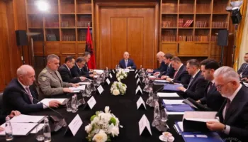 Kush do ta zërë vendin e Vlora Hysenit pas shkarkimin? Këshilli i Sigurimit mblidhet përsëri