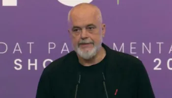 “Kush do të qajë hallin e tij, vjen”! Rama: Takim me popullin çdo të premte në orën 17:00, pa kamera