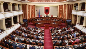 KUVENDI/ Pritet vendimi për pagat e gjyqtarëve e prokurorëve, PD interpelancë me 5 ministra