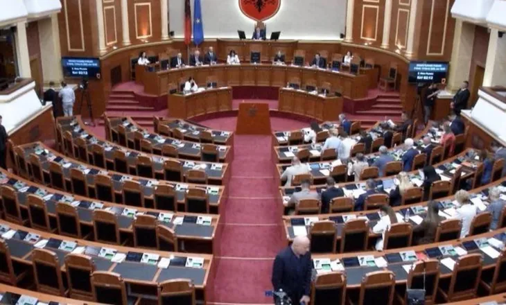 Kuvendi të enjten/ 5 ministra në interpelancë, në rend dite edhe pagat e magjistratëve