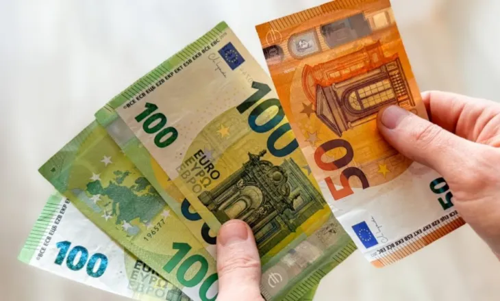 Lajm i mirë për të punësuarit/ Rritet paga mesatare, ja sa është!