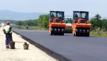 Linjat “pengojnë” rrugët, ARRSH planifikon 1.29 mld lekë për spostimin e rrjetit elektrik, futet Korridori VIII dhe Tiranë-Durrës