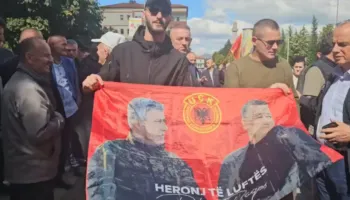 “Liri për çlirimtarët!”, qytetarët në Has protestojnë në mbështetje të ish-drejtuesve të UÇK-së