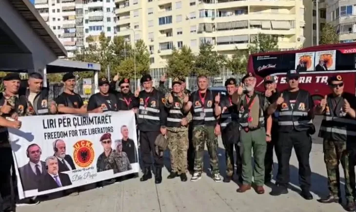 “Liria ka emër”- Dy ditë pas vendimit të Hagës, ish-luftëtarët e UÇK zbarkojnë në Durrës, mesazhe mbështetjeje dhe vetëpërmbajtjeje!