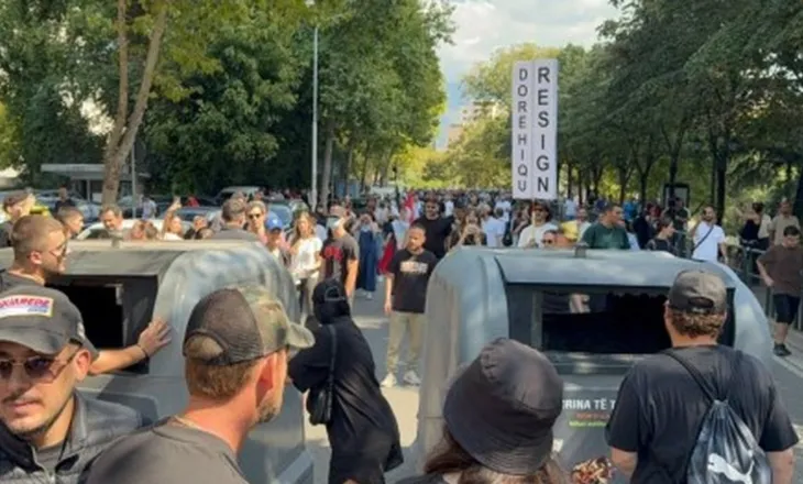 Lirohen 25 personat e ndaluar pas tensioneve në protestën para Kuvendit