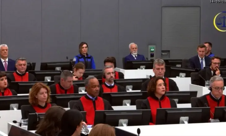 LIVE-  Hashim Thaçi, Kadri Veseli, Rexhep Selimi e Jakup Krasniqi në pritje të shpalljes së vendimit historik